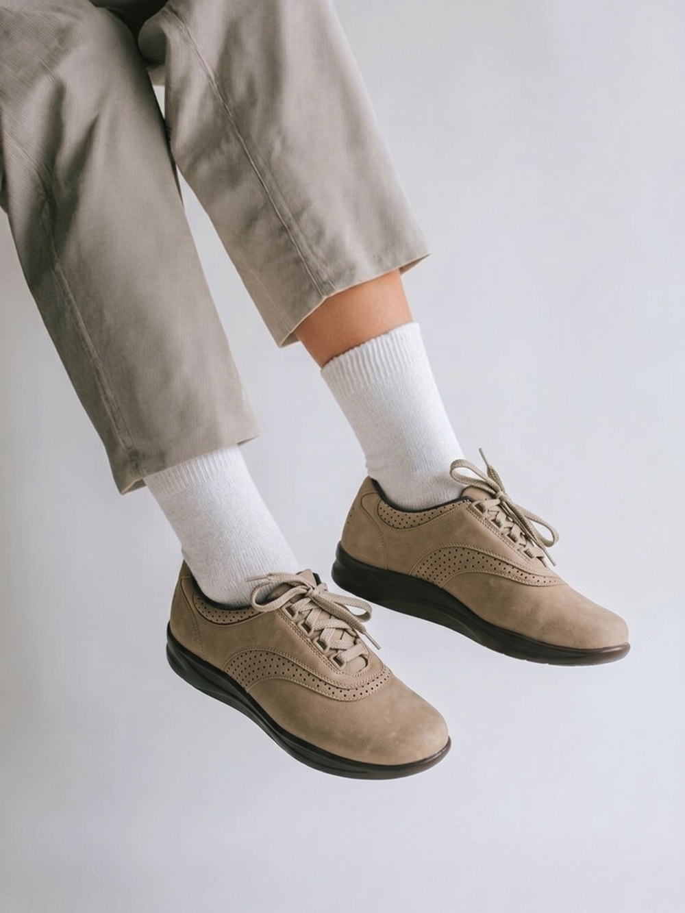 SAS Tripad Comfort Women Sz 8W Casual Suede Lace-Up Shoes in Taupe